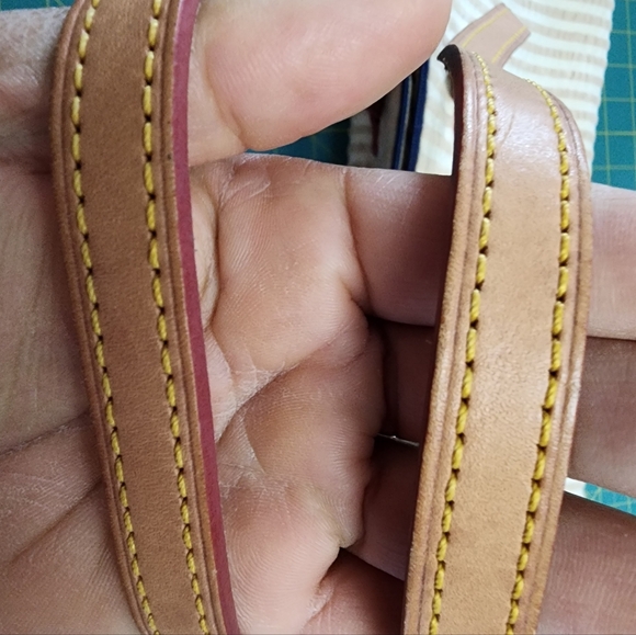 Dooney & Bourke Y2K Seersucker Satchel/Tote - Picture 8 of 16